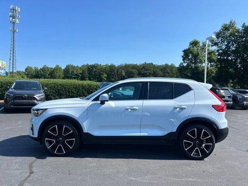 Used 2024 Volvo XC40 B5 Plus w/ Protection Package Premier AWD/4WD image 12
