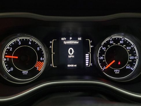 Used 2015 Jeep Cherokee Latitude w/ Comfort/Convenience Group image 23