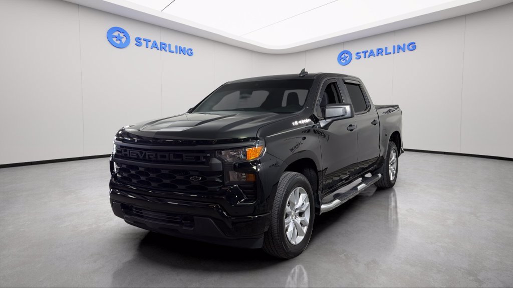 Used 2022 Chevrolet Silverado 1500 Custom RWD image 2
