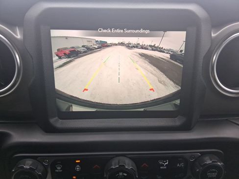 Used 2023 Jeep Wrangler Sahara w/ Cold Weather Group image 25