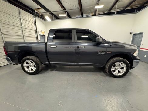 Used 2017 RAM 1500 Classic SLT AWD/4WD image 6