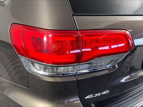 Used 2019 Jeep Grand Cherokee Limited AWD/4WD image 22