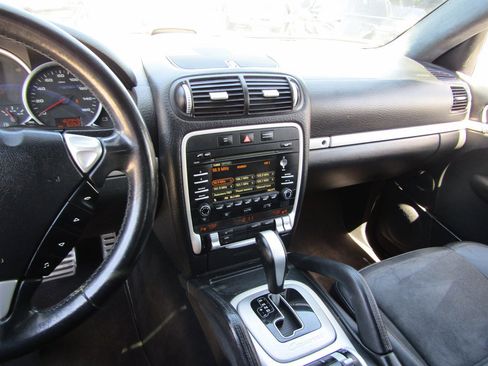 Used 2010 Porsche Cayenne GTS AWD/4WD image 11