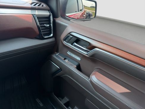 Used 2024 GMC Sierra 1500 Denali AWD/4WD image 17