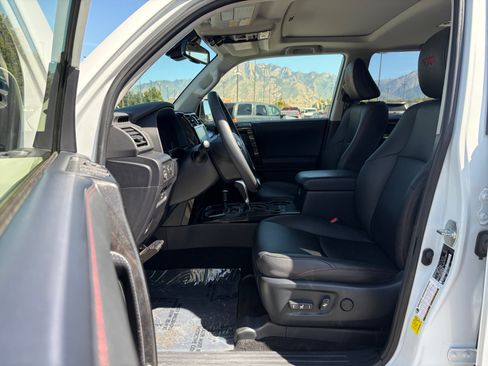 Used 2024 Toyota 4Runner TRD Off-Road Premium w/ Moonroof Package AWD/4WD image 11