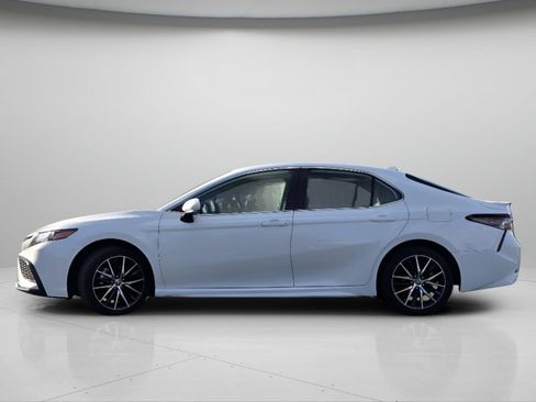 Used 2024 Toyota Camry SE FWD image 17
