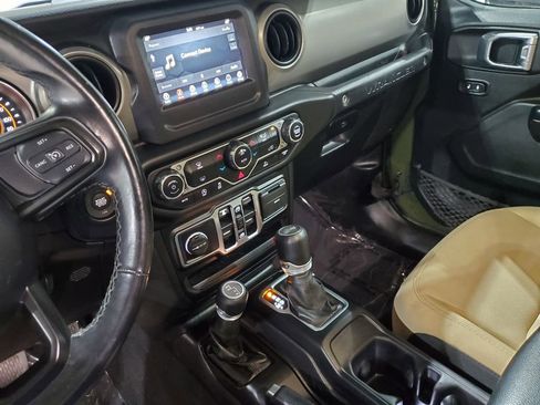 Used 2021 Jeep Wrangler Unlimited Sport AWD/4WD image 17