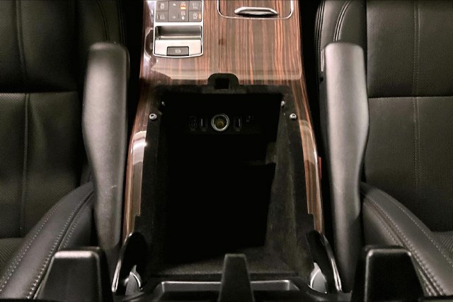 Used 2016 Land Rover Range Rover Supercharged AWD/4WD image 11