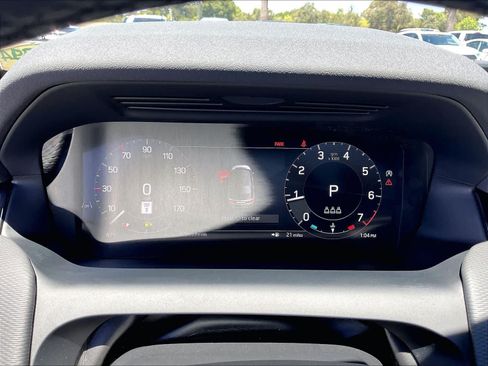 Used 2025 Land Rover Discovery Sport Dynamic SE AWD/4WD image 23