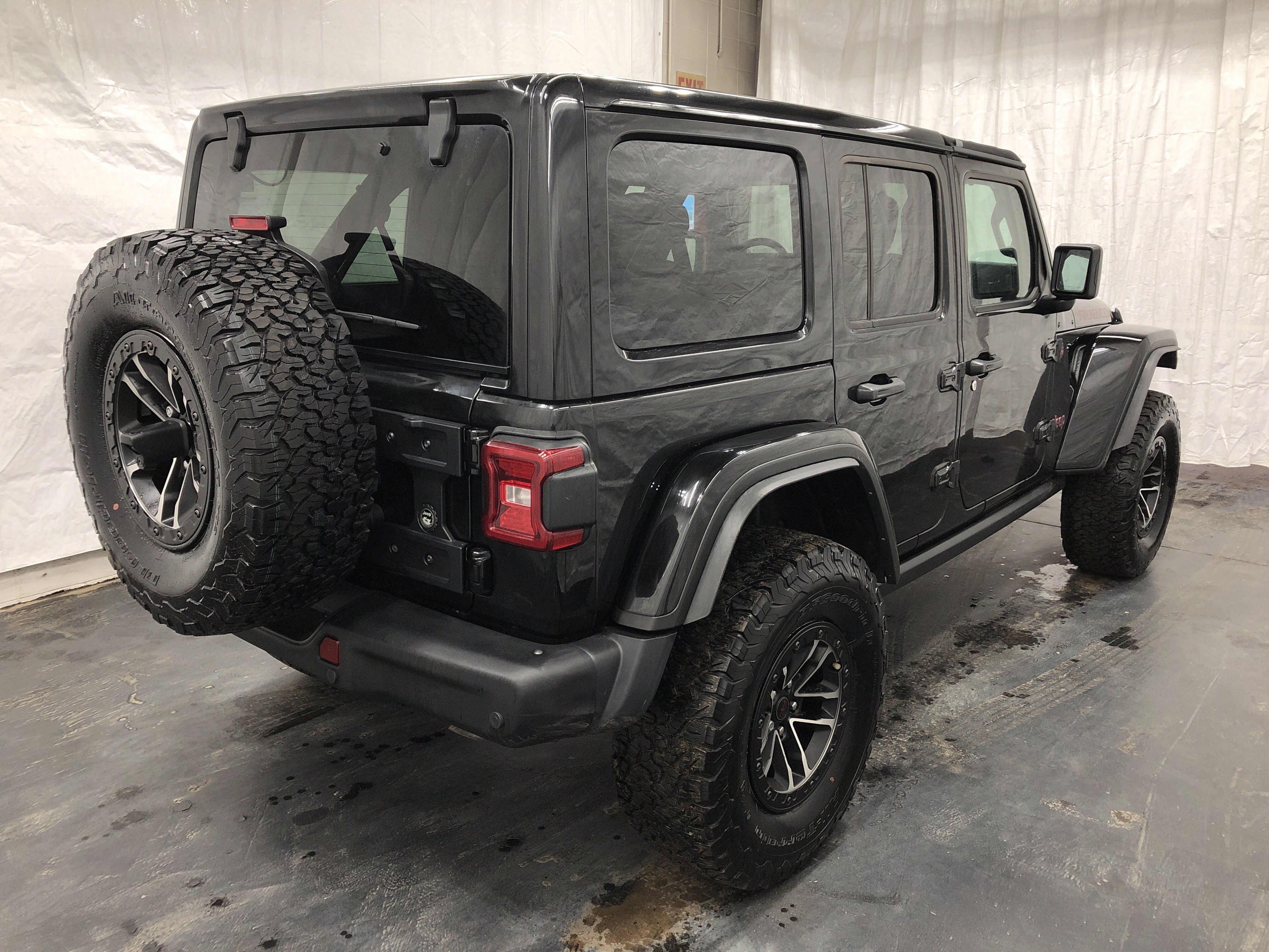 Certified 2024 Jeep Wrangler Unlimited Rubicon AWD/4WD image 5