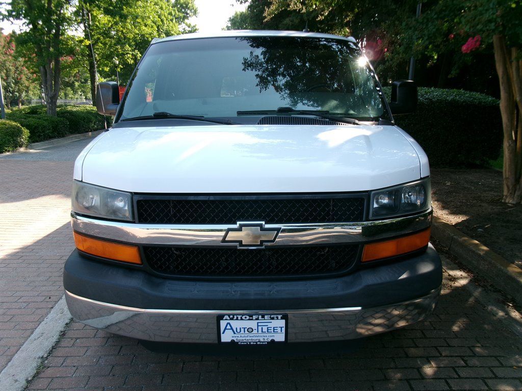Used 2015 Chevrolet Express 3500 LT w/ LT Preferred Equipment Group RWD image 2