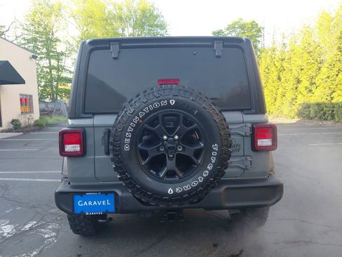 Used 2022 Jeep Wrangler Sport AWD/4WD image 30