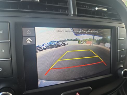 Certified 2025 Kia Soul LX w/ LX Technology Package FWD image 13