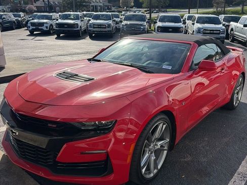 Used 2019 Chevrolet Camaro SS image 3