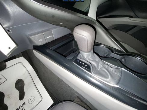 Used 2020 Toyota Camry LE FWD image 20