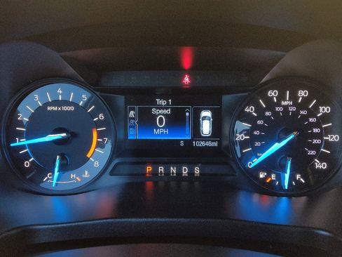 Used 2018 Ford Explorer XLT FWD image 23