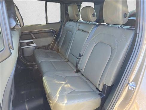 Used 2023 Land Rover Defender 110 S image 14