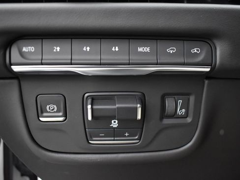 Certified 2025 Cadillac Escalade Sport Platinum image 13