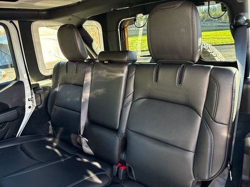 Used 2023 Jeep Wrangler Unlimited Rubicon 4xe image 26