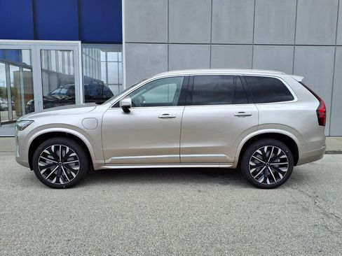 New 2026 Volvo XC90 T8 Ultra w/ Protection Package AWD/4WD image 3