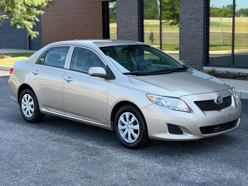 Used 2010 Toyota Corolla LE FWD image 1