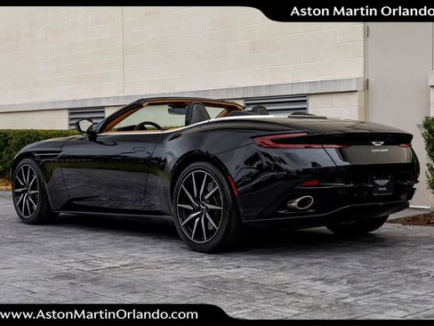 Used 2019 Aston Martin DB11 Volante image 41