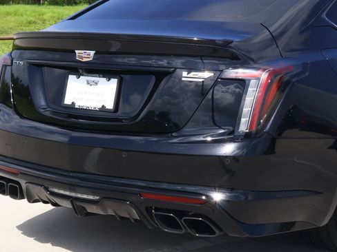 Used 2022 Cadillac CT5 V Blackwing w/ Parking Package RWD image 11