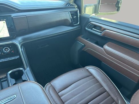 Used 2024 GMC Sierra 2500 Denali Ultimate w/ Max Trailering Package image 15