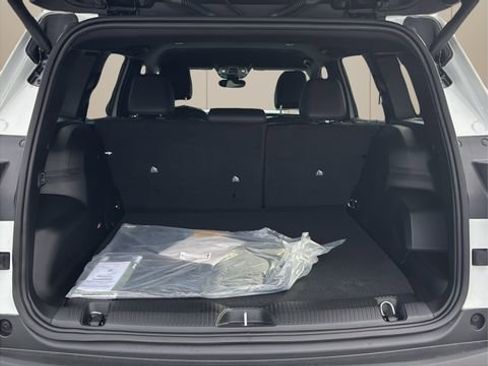 New 2026 Jeep Cherokee Limited image 14