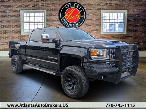 Used 2018 GMC Sierra 2500 Denali w/ Duramax Plus Package AWD/4WD image 1