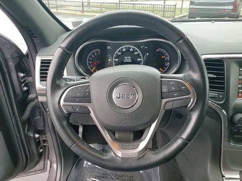 Used 2021 Jeep Grand Cherokee Laredo image 13