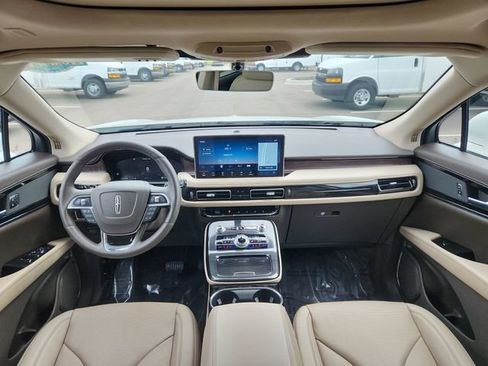 Used 2023 Lincoln Nautilus Reserve AWD/4WD image 37