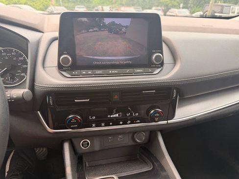 Used 2022 Nissan Rogue SV AWD/4WD image 28