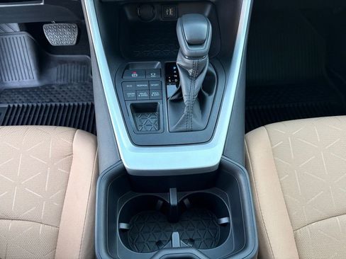 Used 2025 Toyota RAV4 XLE image 21