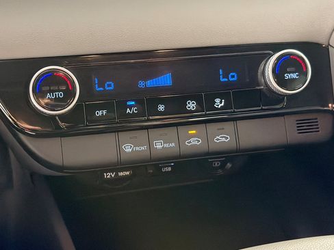 Used 2023 Hyundai Elantra SEL FWD image 18