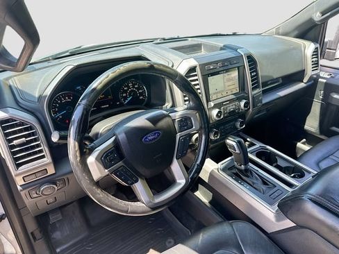 Used 2017 Ford F150 Platinum w/ Equipment Group 701A Luxury AWD/4WD image 10