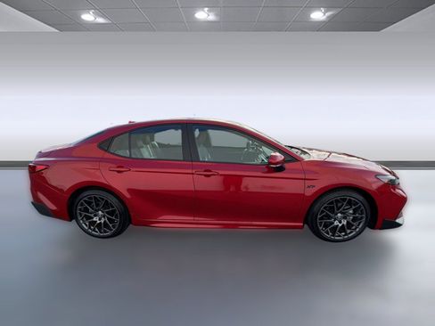 Used 2025 Toyota Camry SE w/ Convenience Package FWD image 8