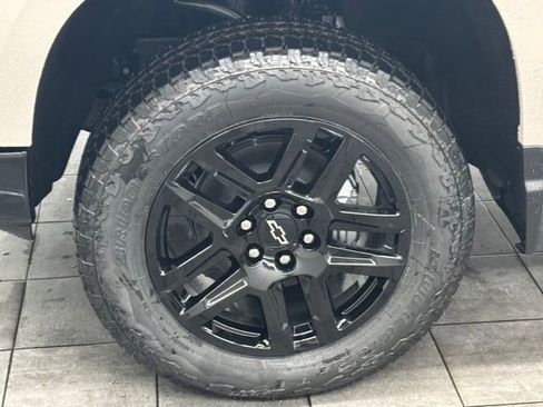 New 2026 Chevrolet Silverado 1500 Custom Trail Boss w/ LPO, Dark Essentials Package AWD/4WD image 8