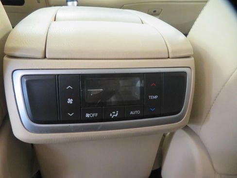 Used 2016 Toyota Highlander XLE FWD image 53
