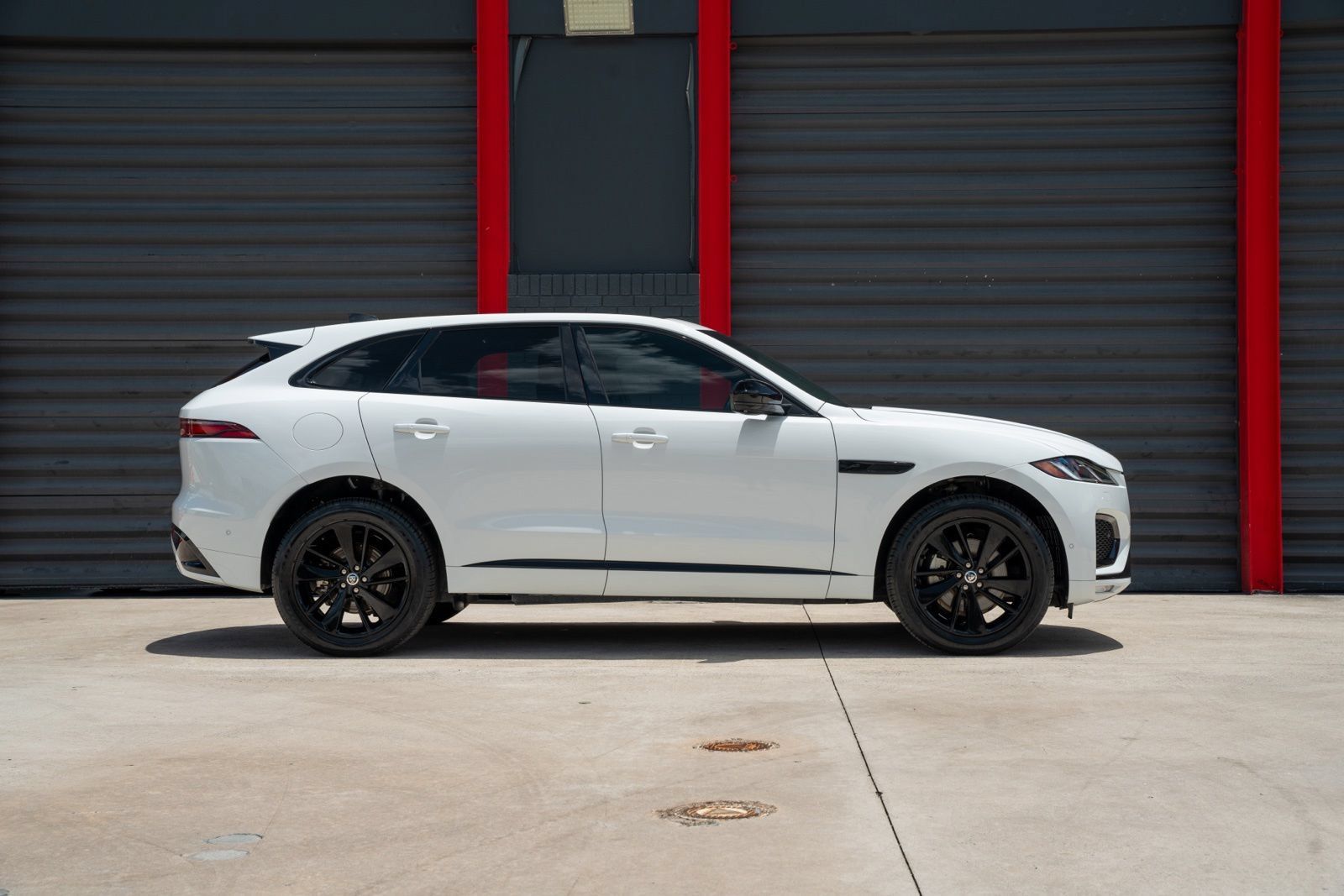 Used 2025 Jaguar F-PACE R-Dynamic S AWD/4WD image 4