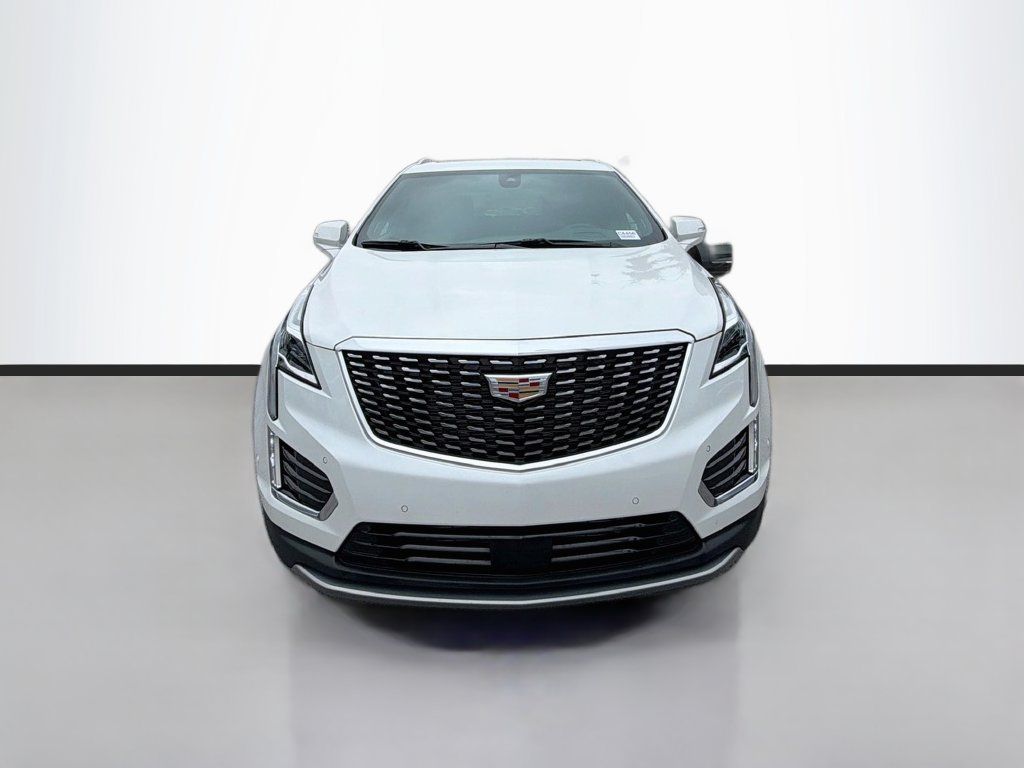Used 2025 Cadillac XT5 Premium Luxury w/ Technology Package AWD/4WD image 2
