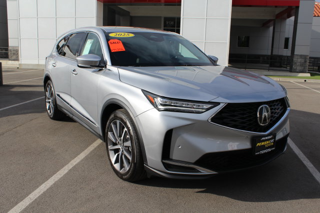 Used 2025 Acura MDX w/ Technology Package FWD image 2