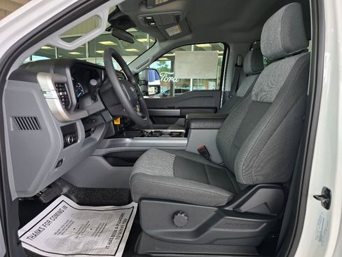 New 2025 Ford F450 XLT image 7