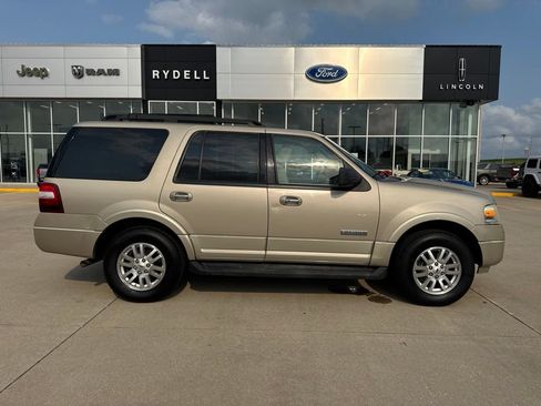 Used 2008 Ford Expedition XLT AWD/4WD image 2