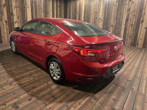 Used 2019 Hyundai Elantra SE FWD image 5