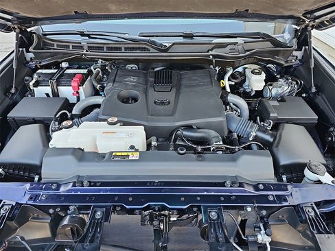 Used 2023 Toyota Tundra Platinum image 35