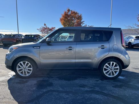 Used 2019 Kia Soul + image 7