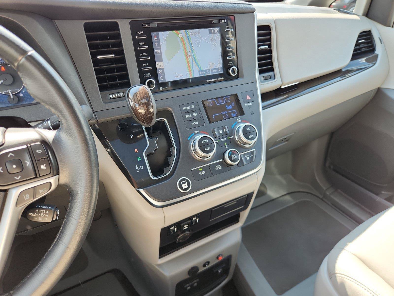 Used 2019 Toyota Sienna XLE w/ XLE Navigation Package FWD image 30