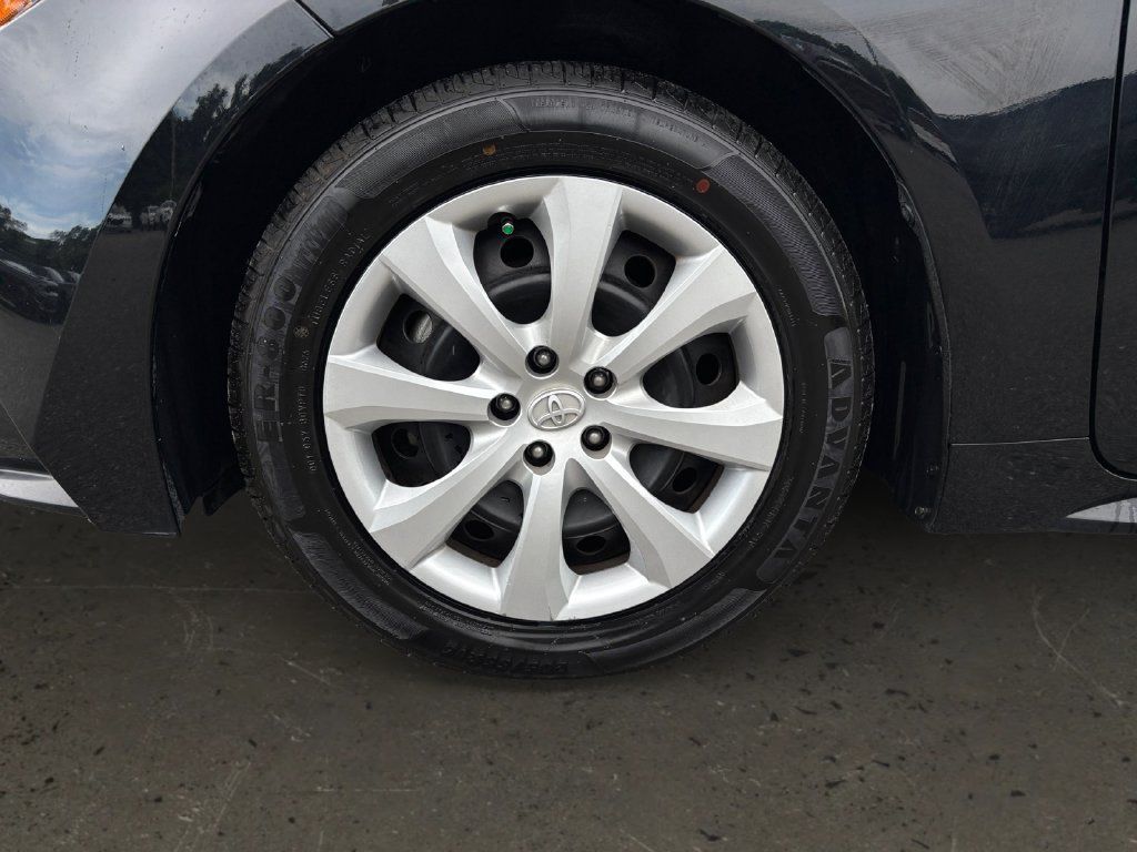 Used 2024 Toyota Corolla LE FWD image 10
