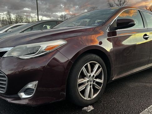 Used 2015 Toyota Avalon image 2